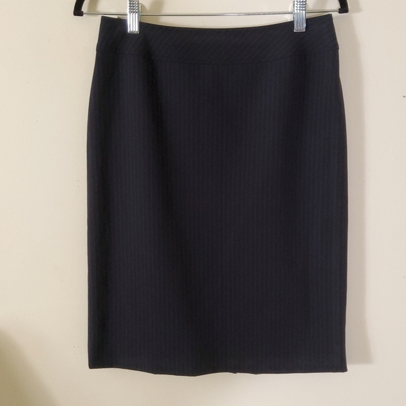 Tahari Arthur S. Levine Black Pin Stripe Skirt Size 4 - Picture 1 of 5